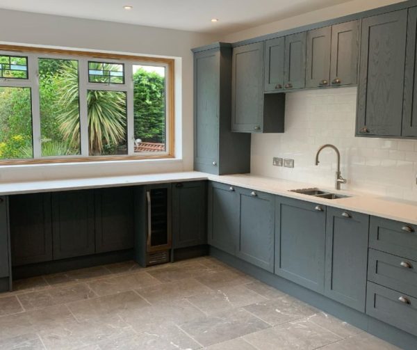 Composite Countertops, Kitchen Countertops, Kitchen Composite Countertops, Quartz Worktops, Quartz Countertop, Thickness of Worktop,Light Worktop, L-Shaped Stone Worktop